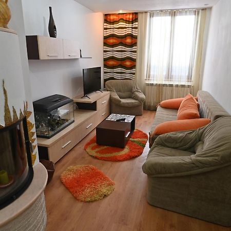 Apartament Camelia Petroşani Eksteriør bilde