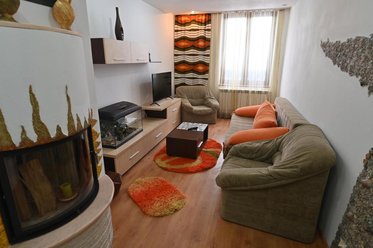 Apartament Camelia Petroşani Eksteriør bilde