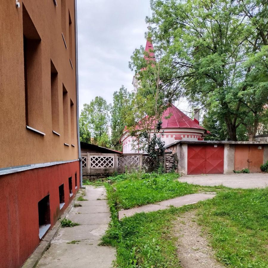 Apartament Camelia Petroşani Eksteriør bilde